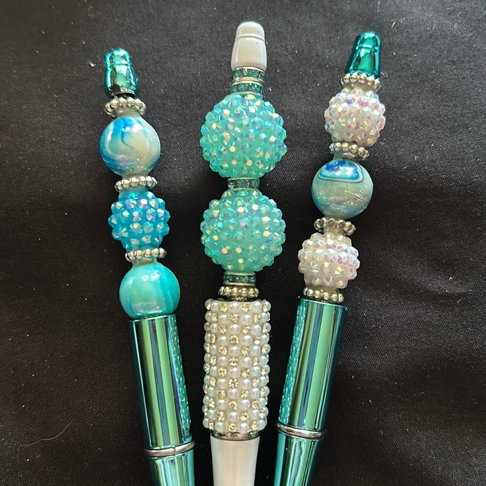 Custom Beaded Pens plus 3 refills. - Picture 5 of 6
